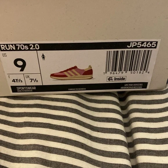 Adidas Women’s Run 70 s 2.0 Sneakers size 9 New in Box - Picture 9 of 9